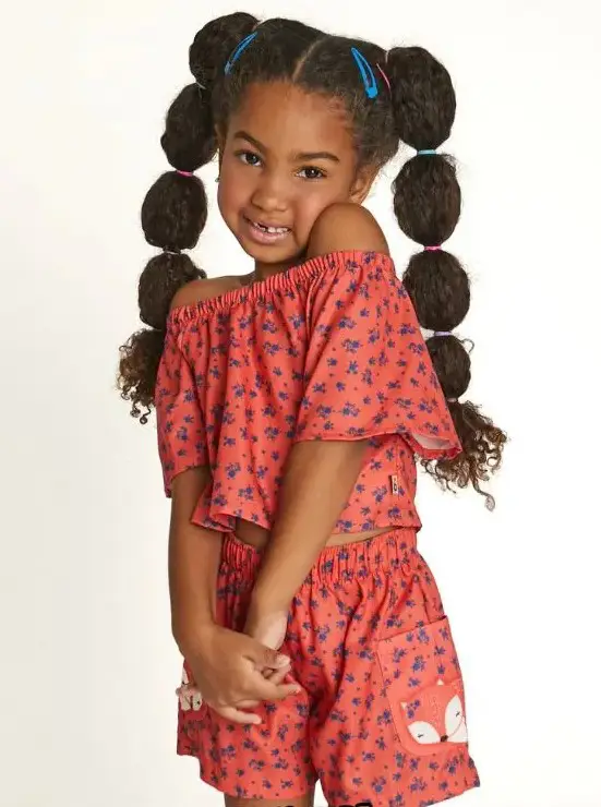 CONJ BATA COM SHORT ALPHABETO ESTAMPA FLORAL COR PREDOMINANTE FERRUGEM